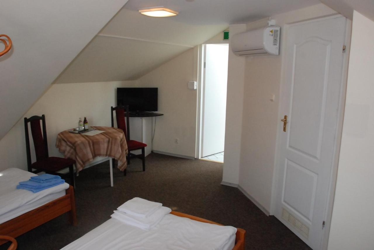 Hotelik Manhatan Radzyn Podlaski Εξωτερικό φωτογραφία